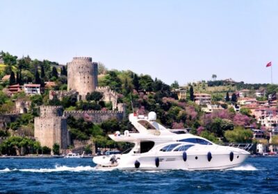 FERRYBOATS AND BOSPHORUS TOURS￼